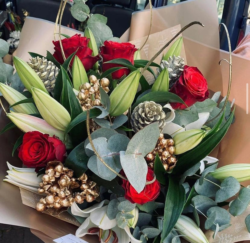 Deluxe Christmas Bouquet image 0